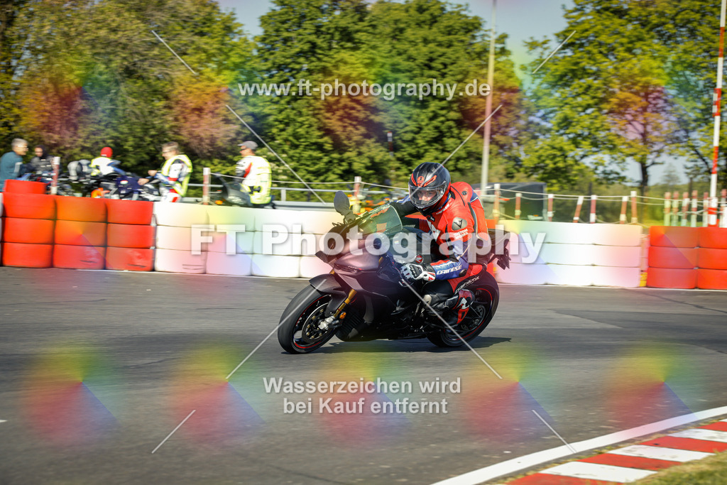 OBK_Mai_Justin_Uwe-10211 | Hier findet Ihr Bilder von Touristenfahrten auf der Nürburgring Nordschleife oder von anderen Veranstaltungen die ich besucht habe. Viel Spass beim Durch Schauen 