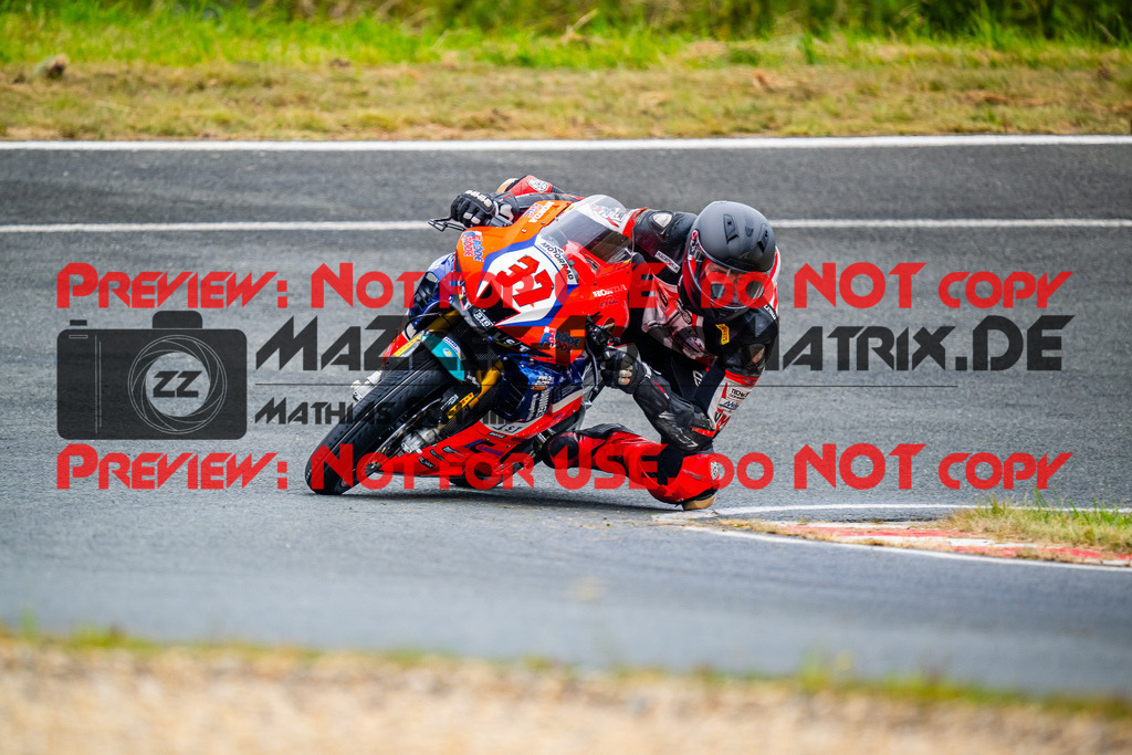 MaZZes_FotoMatrix_240726_6007705_1438 | STK