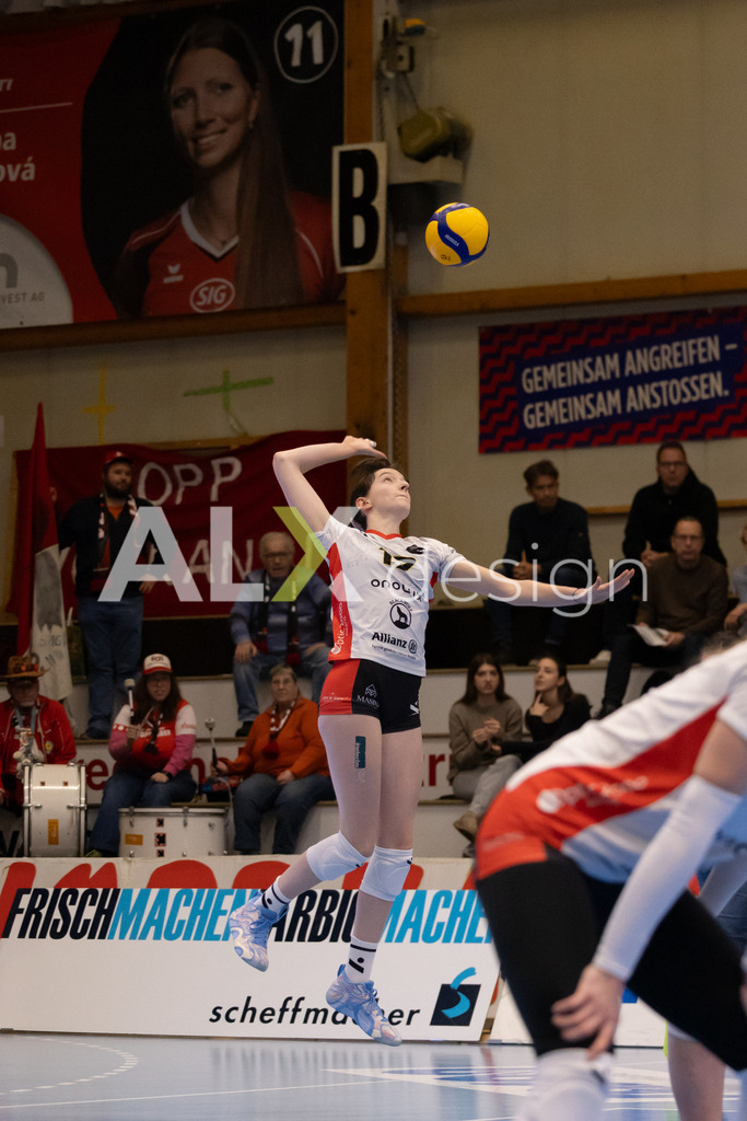Volleyball I Frauen I Saison 2025-2026 I Volleyball NLA | Women I 1/4 Finals I VC Kanti Schaffhausen - BIWI Volleyball Franches-Montagnes I 21.02.2026 | 17 Abigaël Gilomen (CH) (BIWI VFM) – Mittelblock - Realisiert mit Pictrs.com