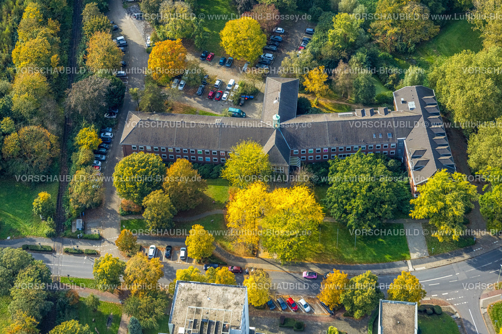 Neukirchen-Vluyn241013253 | Luftbild, Rathaus Stadtverwaltung Neukirchen-Vluyn, herbstliche Bäume, Neukirchen, Neukirchen-Vluyn, Ruhrgebiet, Nordrhein-Westfalen, Deutschland