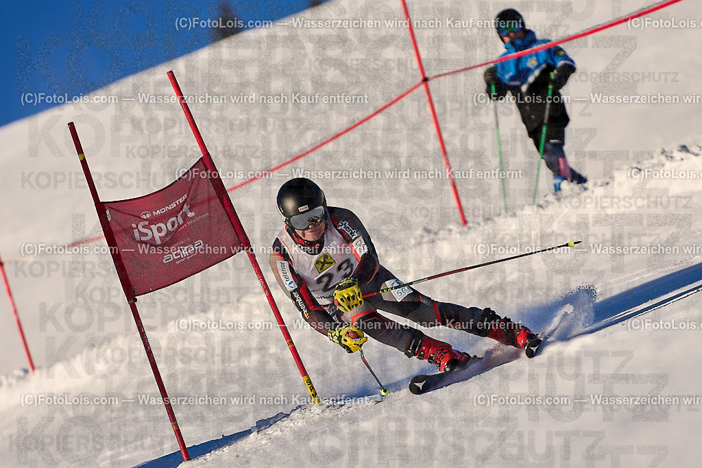 ALP2515_MASTERS-Cup_GS-B Herrn_Hoeller Josef | (C)FotoLois.com, Alois Spandl. FIS Masters-Cup Wildschönau, Giant Slalom auf der Piste Schatzberg GS, Siegerehrung auf dem Dorfplatz Niederau, Sa 13. Januar 2024.