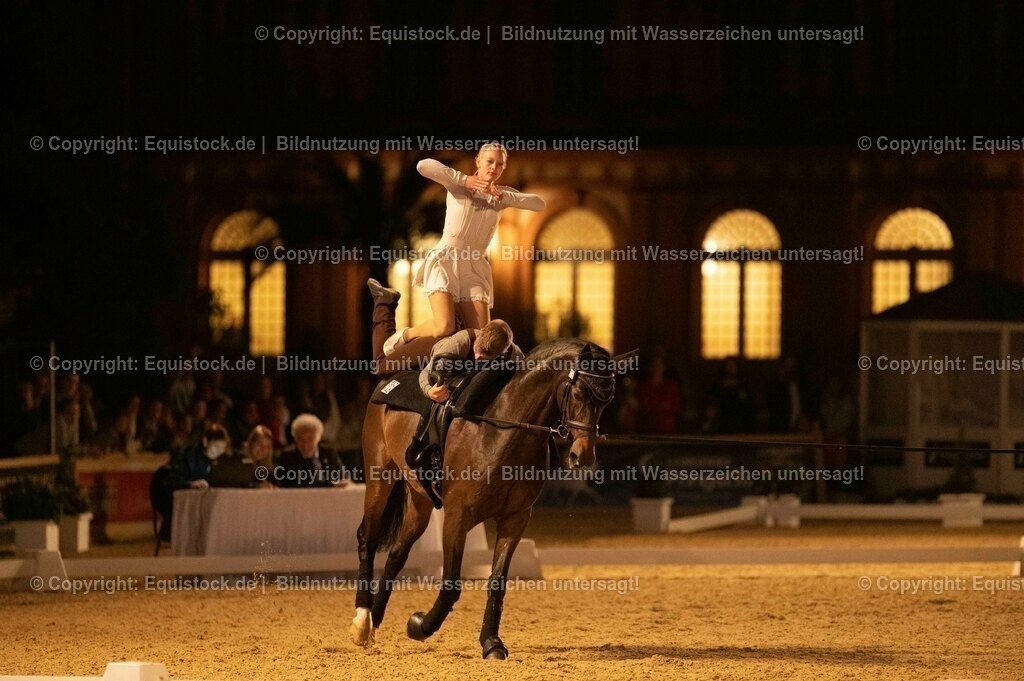 20230527_Voltigieren_NASPA_Flutlicht_1166 | equistock