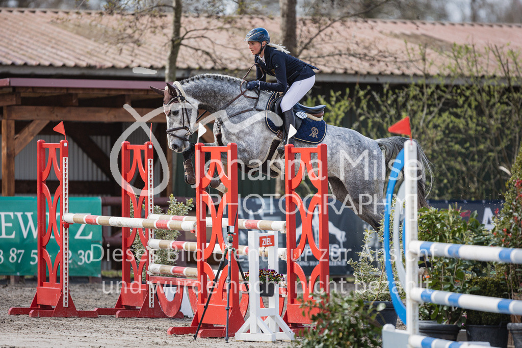230411_Mühlen_03SprPf-L-420 | Deine schönsten Turniermomente als professionelle Fotos! Entdecke hochwertige Pferdesport-Fotografie im Online-Shop. Jetzt Fotos finden & bestellen!