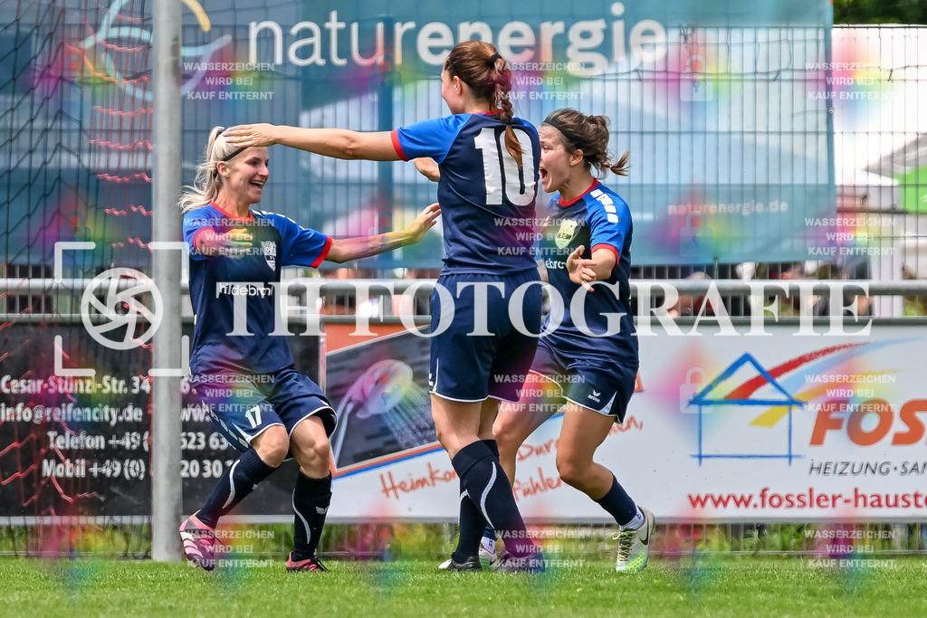 GER, FC Hauingen - SV Waldhaus, Frauen-Fussball, Rothaus Bezirkpokal, Finale, Saison 2024/2025, 29.05.2025 | Alexandra Gäbler (FC Hauingen, #17), Larissa Zimmermann (FC Hauingen, #10)GER, FC Hauingen - SV Waldhaus, Frauen-Fussball, Rothaus Bezirkpokal, Finale, Saison 2024/2025, 29.05.2025Foto: TH Fotografie/Thomas Hess