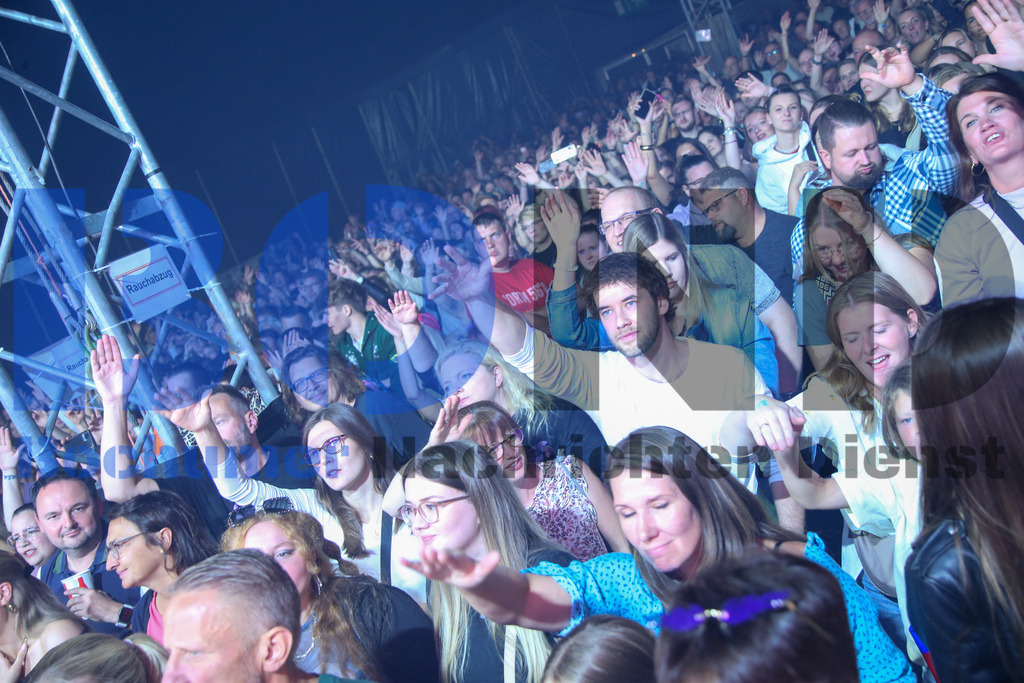 SES_CUCZFR20250822-43 | bond - Realisiert mit Pictrs.com