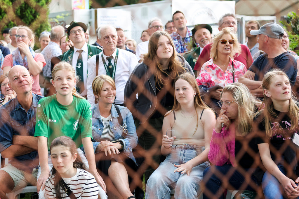 top-top.de 240516-105 | Foto, Video, Fotografie, Videografie, Fotobox, DJ, Discjockey, Musik, Musikbox, Veranstaltung, Photobooth, Amazon, Ebay, Buchtipp, Bestseller, Autor, Verlag, Buch, Wesel, Hamminkeln, NRW, Dinslaken, Rees, Drohne, Hochzeit, Party, Fotobox, Wesel, Fotograf