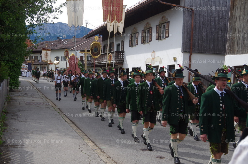 IMGP5189 | fotografiert von Axel PollmannLeonhardi Wallfahrt Benediktbeuern und Murnau, Fronleichnam, Fasching, Landschaft im Loisachtal und Benediktbeuern  - Realisiert mit Pictrs.com