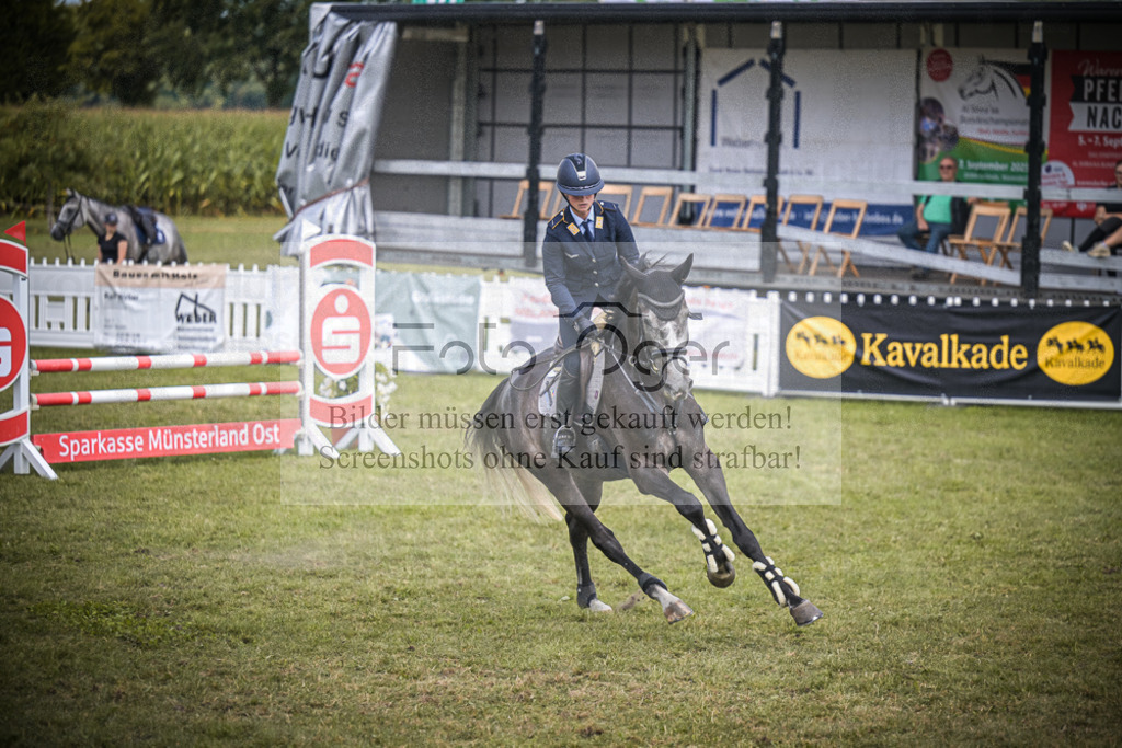 DOS_6635 | Entdecke hochwertige Reitturnierfotos von Foto Oger. Professionell, emotional und authentisch – jetzt Lieblingsmomente im Shop bestellen.Deutschlandweite Turnierfotografie. - Realisiert mit Pictrs.com