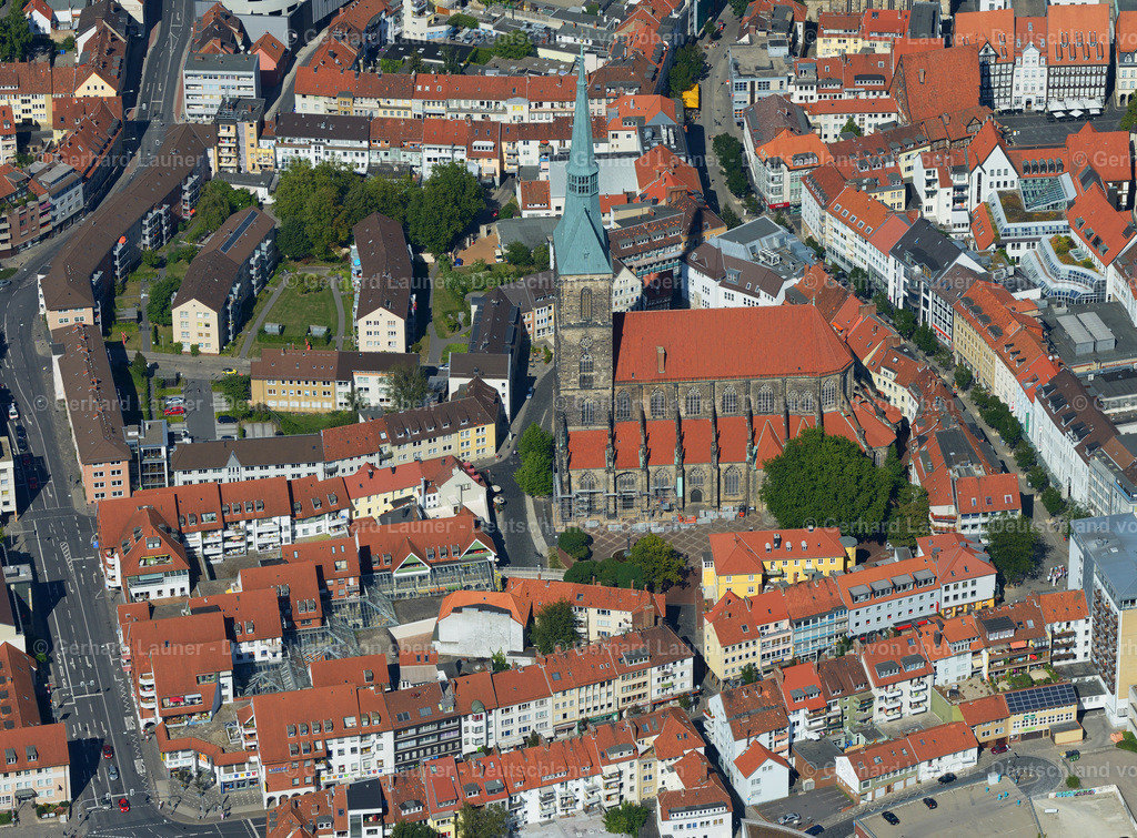 3292865 | Die evangelisch-lutherische Bürgerkirche St. Andreas ist eine der großen Hauptkirchen von Hildesheim