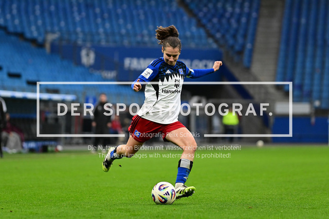 Fußball I Frauen I Saison 2025-2026 I Bundesliga I 10. Spieltag I Hamburger SV - 1. FC Nürnberg I 45107 | Pauline Annette Machtens (28, Hamburger SV) - Realisiert mit Pictrs.com