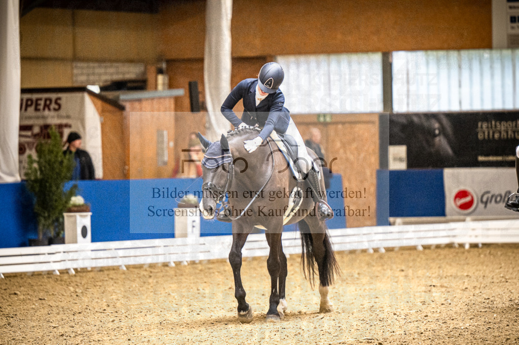 DOS_2853 | Entdecke hochwertige Reitturnierfotos von Foto Oger. Professionell, emotional und authentisch – jetzt Lieblingsmomente im Shop bestellen.Deutschlandweite Turnierfotografie. - Realisiert mit Pictrs.com