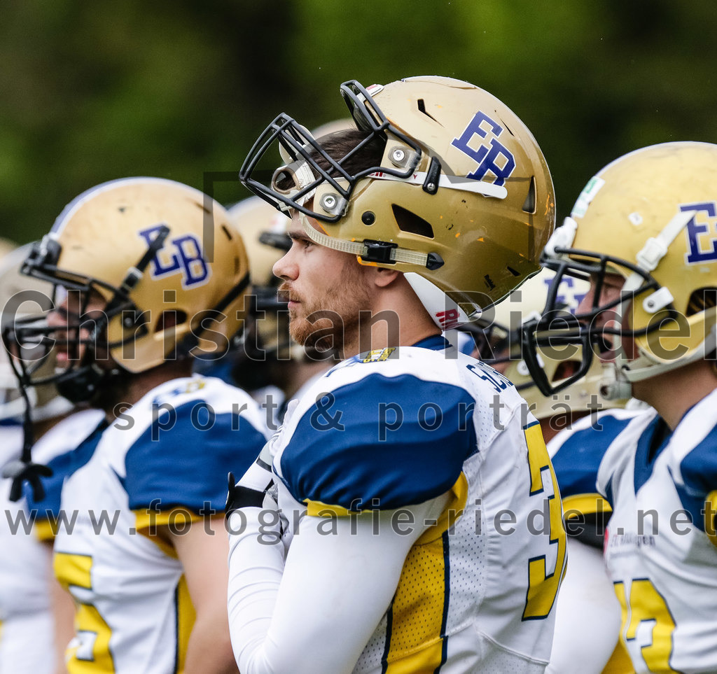 2022-04-30_047_Erding_Bulls_gegen_Regensburg_Phoenix | Erding, Deutschland, 30.04.2022:
Football, Regionalliga 2022, 1. Spieltag, Erding Bulls gegen Regensburg Phoenix

Foto: Christian Riedel / fotografie-riedel.net