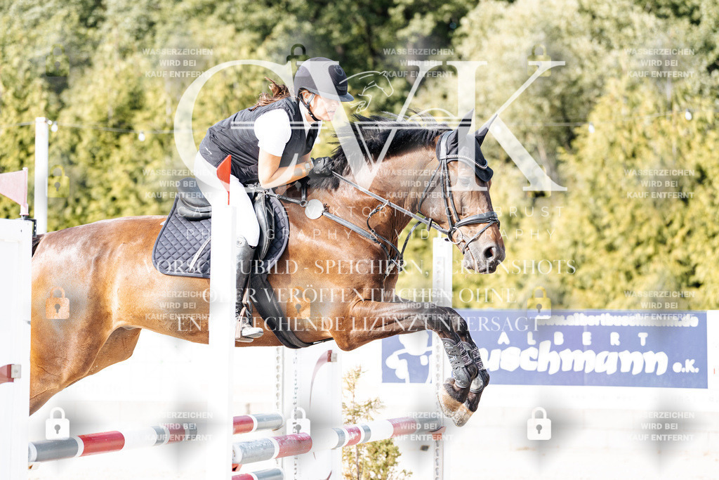 CK905874 | Turnierfotografie Pferdefotografie Trier Rheinland-Pfalz Pferdesport Reitsport Tierfotografie Sportfotografie Pferdevideo Pferdevideografie Equestrianvideography equestrianphotography  - Realisiert mit Pictrs.com