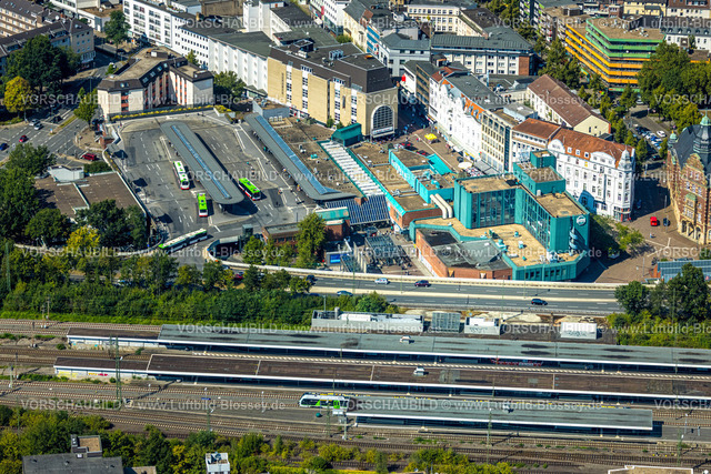 Gelsenkirchen240809461GE-Sued | Luftbild, Hauptbahnhof Hbf mit Bahnsteigen und ZOB Busbahnhof, Einkaufszentrum Bahnhofsvorplatz, Altstadt, Gelsenkirchen, Ruhrgebiet, Nordrhein-Westfalen, Deutschland