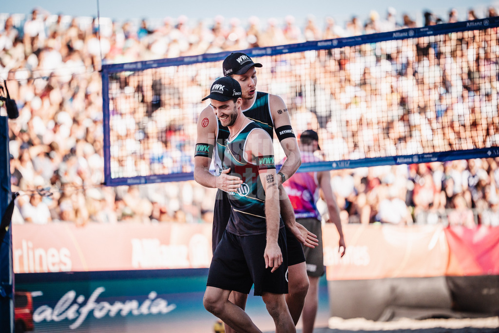 Beachvolleyball | Männer | Deutsche Meisterschaften 2025 Timmendorfer Strand | 06.09.2025 | vorne Clemens Wickler hinten Nils Ehlers