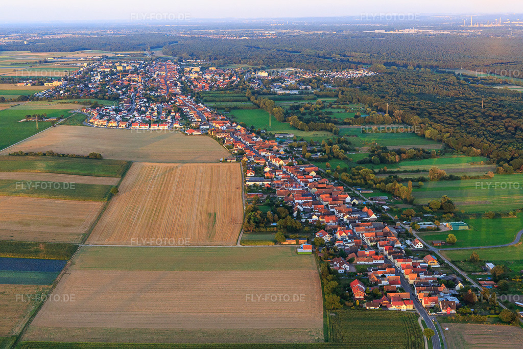 Luftbild: Saarstr von Westen in Kandel im Bundesland Rheinland-Pfalz in Deutschland. Foto: IMG_094505.jpg vom 01.09.2016 durch Werner Riehm/FLY-FOTO.de