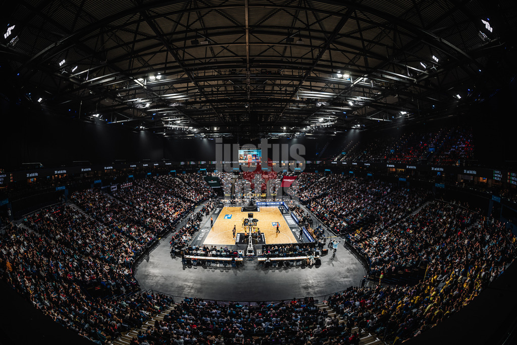Basketball | Männer | Saison 2025/2026 | easyCredit Basketball Bundesliga | Veolia Towers Hamburg vs. ALBA BERLIN | 14.12.2025 | Die volle Barclays Arena Totale
