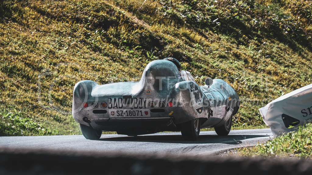 19. Arosa ClassicCar 2023 - 2. September 2023 | 19. Arosa ClassicCar 2023
Arosa, Schweiz
Jörg Markus aus Freienbach mit der Startnummer 504 in einem Lotus 11 Le Mans, Jahrgang 1956, in der Klasse Competition.
@arosaclassiccar, @arosa.official, #arosaclassiccar, #arosa, #76curves, #classiccar
Bild: Sportfotografie Markus Aeschimann | www.markus-aeschimann.ch - Realisiert mit Pictrs.com