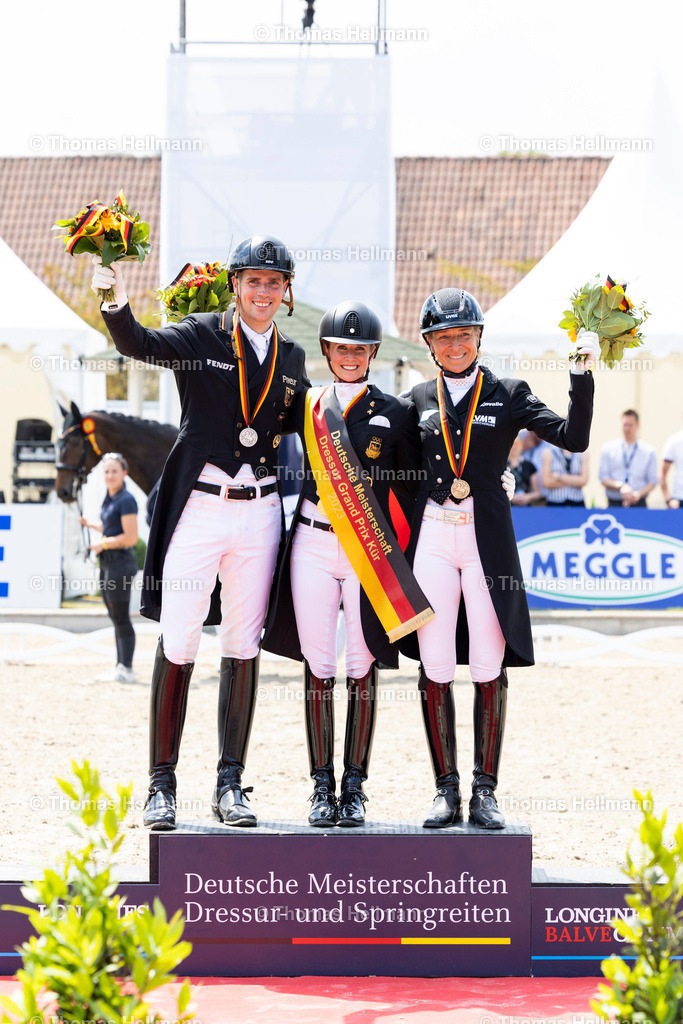 TH_502-BREDOW-WERNDL Jessica von (GER)_ TSF Dalerea BB_9187 | Longines Balve Optimum 2023 am 11.06.23 in Balve, Schloss Wocklum, Thomas Hellmann, 502BREDOW-WERNDL Jessica von (GER), TSF Dalerea BB