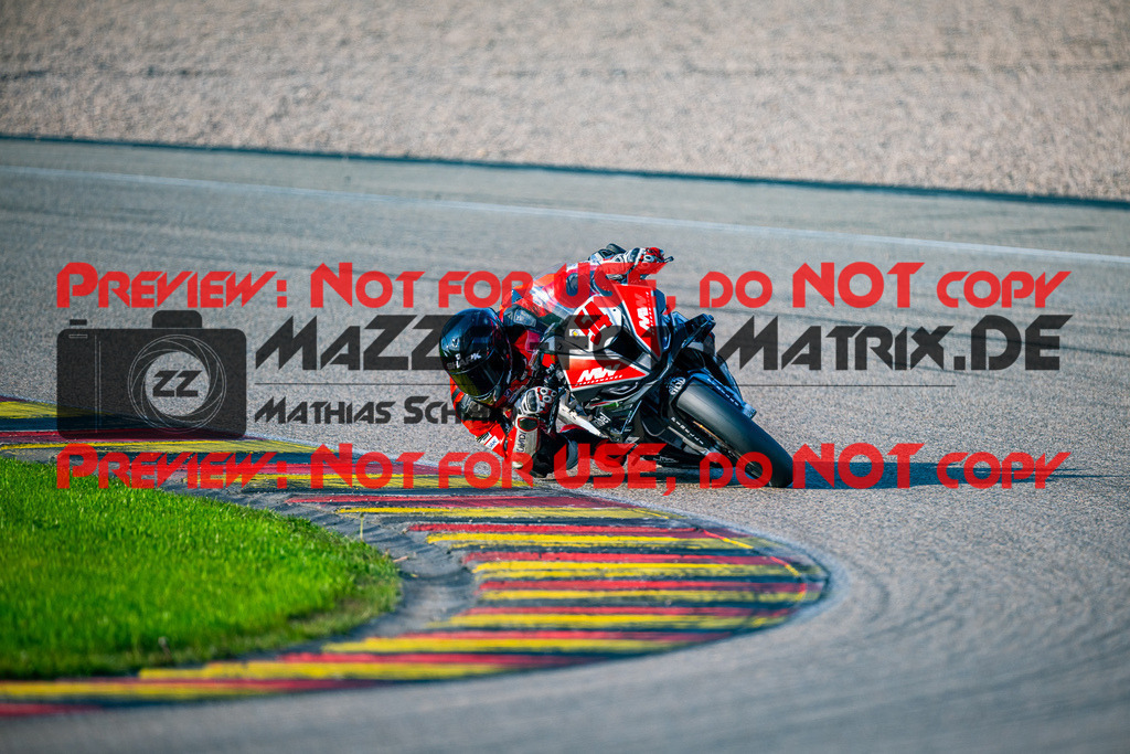 MaZZes_FotoMatrix_240504_6007705_5903 | STK1000