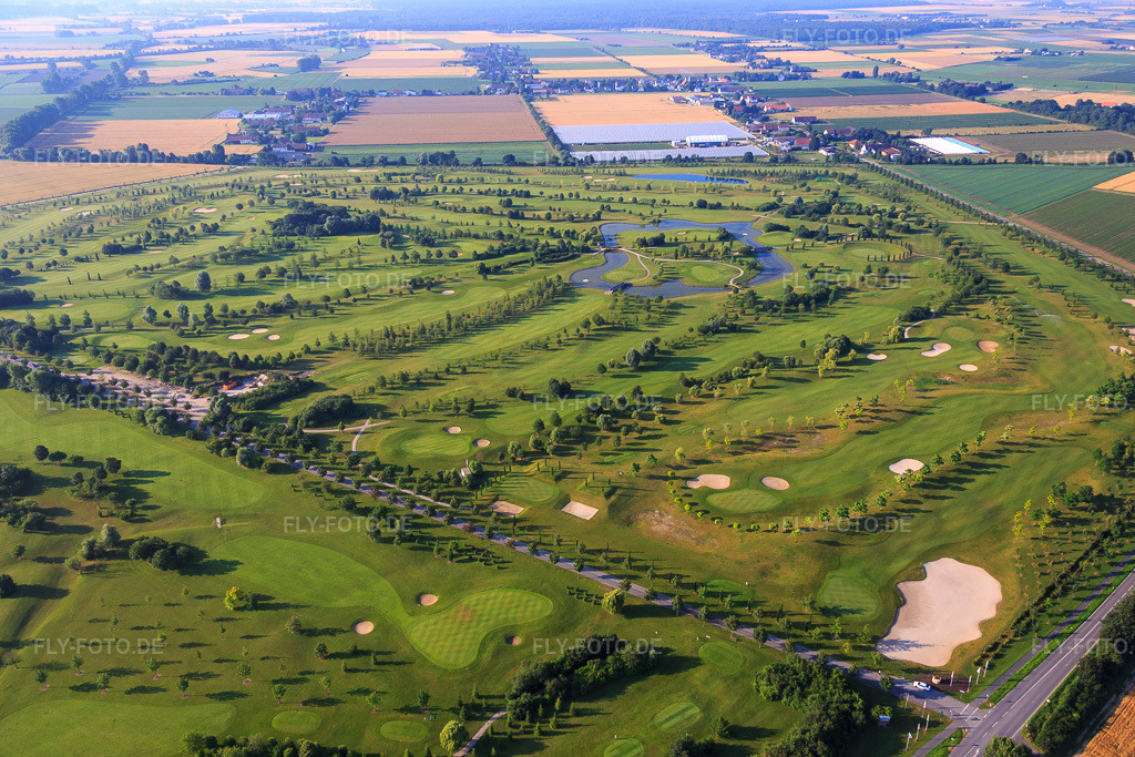Luftbild: Golfresort Gernsheim - GOLF absolute - Hof Gräbenbruch im Ortsteil Allmendfeld in Gernsheim im Bundesland Hessen in Deutschland. Foto: IMG_091385.jpg vom 07.07.2016 durch Werner Riehm/FLY-FOTO.deGolfresort Gernsheim Hof Gräbenbruch | GOLF absolute Rotationsgolf®