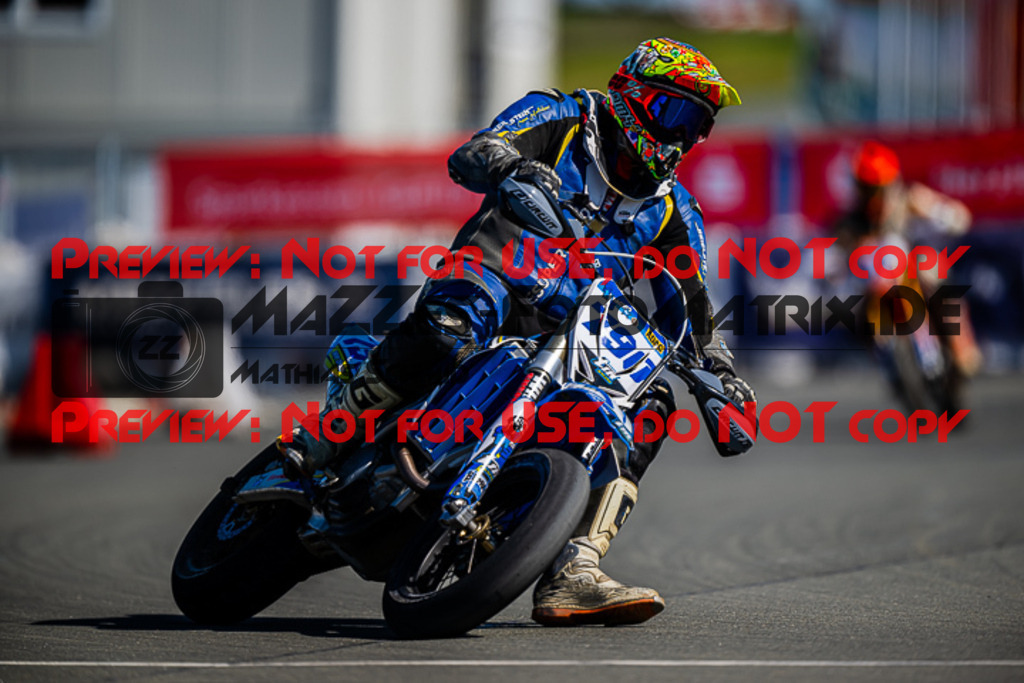 MaZZes_FotoMatrix_220903_1941 | S3