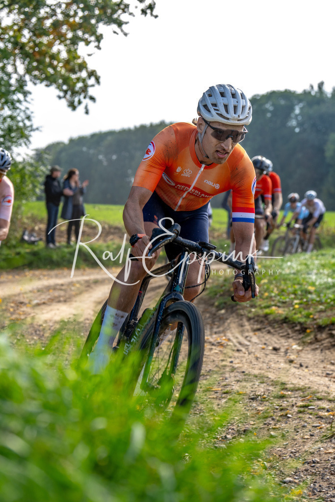 Ralf Eppink Photography 20251012_DSC04299 | Sportfotografie, Eventfotografie, Porträtfotografie, Radsport Fotograf, Triathlon Fotograf, Düsseldorf Fotograf, Köln Fotograf, Actionfotografie, Teamfotografie, Peoplefotografie, Business Portraits, Veranstaltungsfotografie, Reportagefotografie - Realisiert mit Pictrs.com