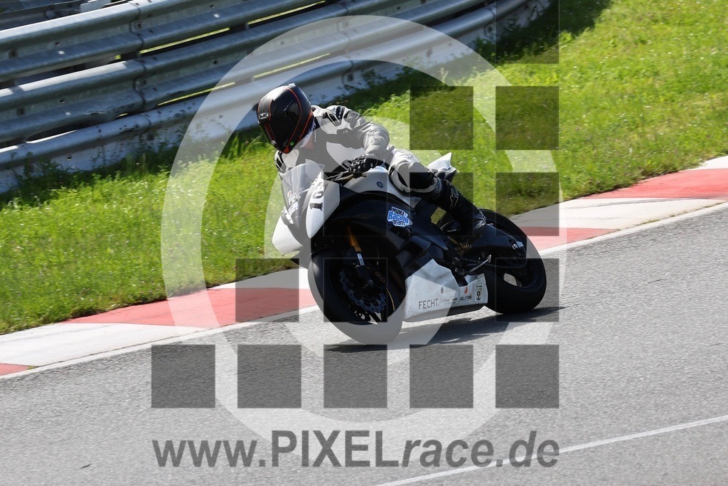 0103-20240611_12889 | Schöne Erinnerungen an spannende Momente - das festzuhalten ist unser Job. PIXELrace.de ist seit 2003 auf den Rennstrecken Europas unterwegs um die Action draußen beim Fahren und die wunderbare Stimmung imm Fahrerlager für euch einzufangen.