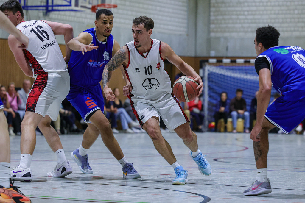 Regio BAYER GIANTS vs NEW Elephants Grevenbroich-58 | Fotos von Basketballspielen aus dem Raum NRW fotografiert von Gero Mueller-Laschet und Daniel Schaefer - Realisiert mit Pictrs.com