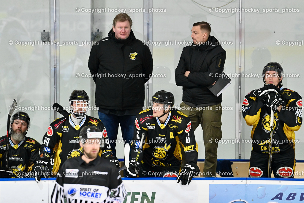 ESC Steindorf vs. EC Spittal Hornets 3.2.2024 | Headcoach EC Spittal Hornets Orzetek Florian, Assistentcoach EC Spittal Hornets Phillipp Lonin, Spielerbank EC Spittal Hornets