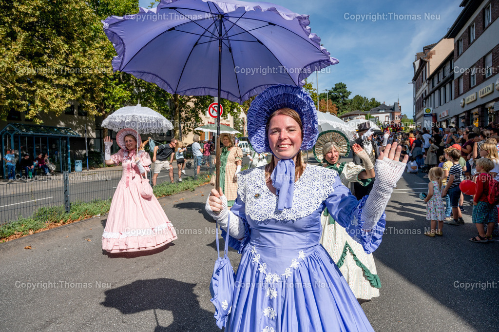 18_Winzerfestumzug-Bensheim | bbe, Bensheim, Winzerfestunmzug 2025, Die Biedermeier Gruppe von Oald Bensem, ,, Bild: Thomas Neu