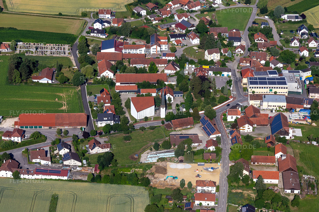 Luftbild: Obergambach im Ortsteil Obergambach in Hohenthann im Bundesland Bayern in Deutschland. Foto: IMG_133108.jpg vom 03.07.2022 durch Werner Riehm/FLY-FOTO.deHohenthann