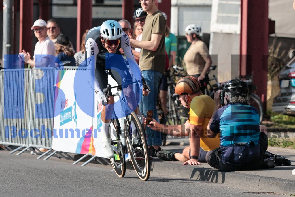 SES_DEUTOU20250820-101 | bond - Realisiert mit Pictrs.com