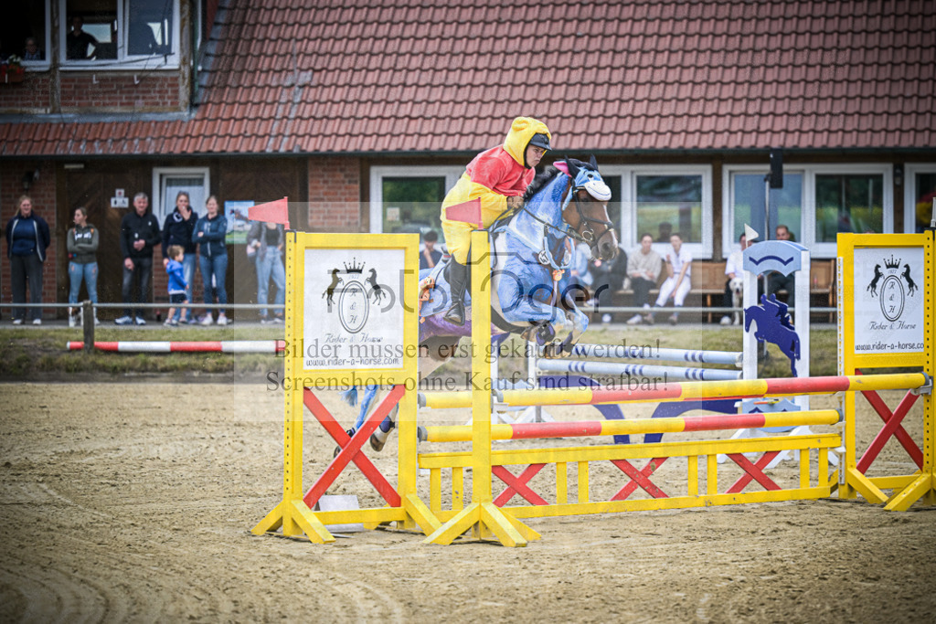DOS_8778 | Entdecke hochwertige Reitturnierfotos von Foto Oger. Professionell, emotional und authentisch – jetzt Lieblingsmomente im Shop bestellen.Deutschlandweite Turnierfotografie. - Realisiert mit Pictrs.com