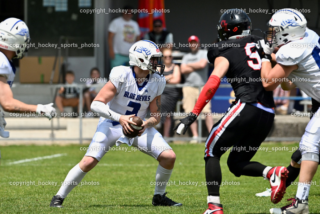Carinthian Lions vs. Cineplexx Blue Devils | #9 Donesch Mathias Carinthian Lion, Carinthian Lions vs. Cineplexx Blue Devils, Carinthian Lions vs. Cineplexx Blue Devils am 09.06.2025 in Klagenfurt (ASV Sportplatz), Austria, (Photo by Bernd Stefan)