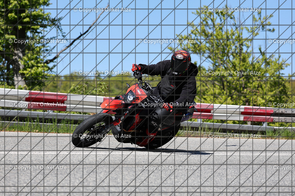 IMG_9655 | Fotograf am Kyffhäuser. Onkel Atze. Kyffhäuser Rennstrecke. Café36. Motorsportfotografie. - Realisiert mit Pictrs.com