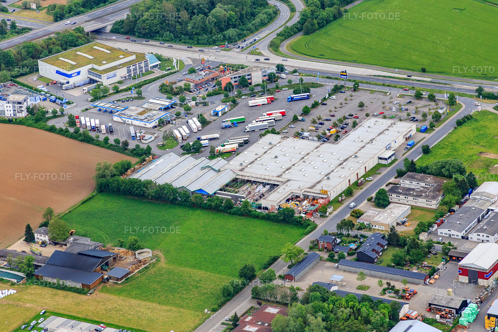 Luftbild: B1 Discount-Baumarkt in Bensheim im Bundesland Hessen in Deutschland. Foto: IMG_088985.jpg vom 20.05.2016 durch Werner Riehm/FLY-FOTO.deB1 - B1-Discount Baumarkt