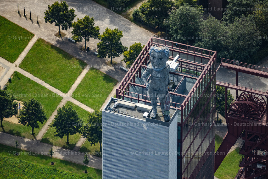 4050071 | Herkules auf dem Nordsternturm, Zeche Nordstern, Gelsenkirchen