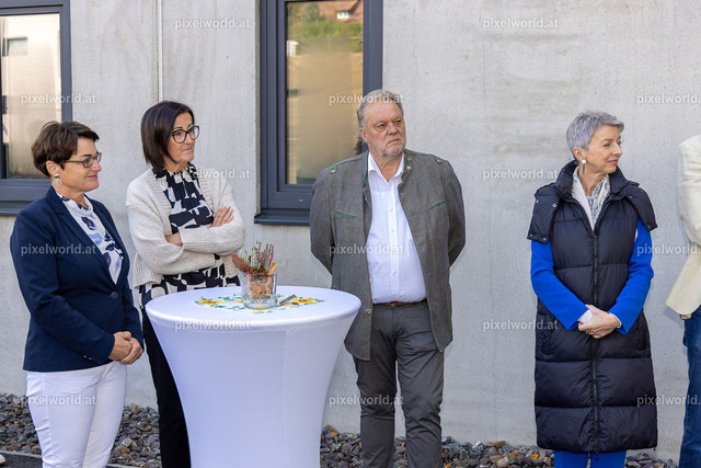 Schlüsselübergabe - Wohnhaus Dr. Walter Domenigweg | Bildershop von pixelworld.at - Realisiert mit Pictrs.com