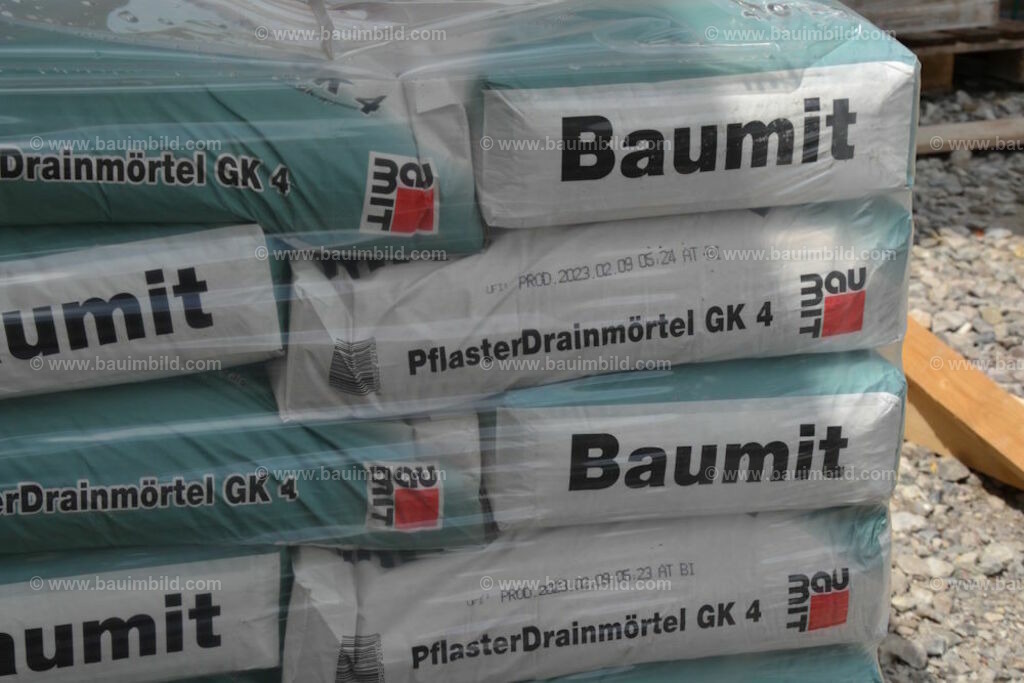 bib-lg25-aussenanlagen-0029 | Nach LV-Leistungsgruppen sortierte Detailfotos über den Bau eines Hauses. Alle Hausbau-Bilder direkt vom Urheber und Autor der Website Haus-Selber-Bauen.com