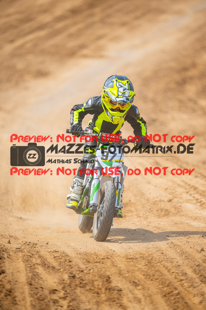 MaZZes-Fotomatrix-20260816-615337 | ROOKIES