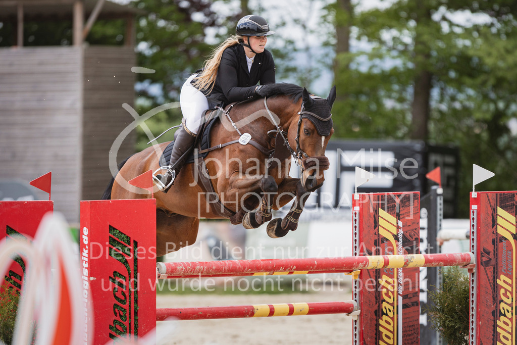 250504_SpengeW_M2-Spr-456 | Deine schönsten Turniermomente als professionelle Fotos! Entdecke hochwertige Pferdesport-Fotografie im Online-Shop. Jetzt Fotos finden & bestellen!