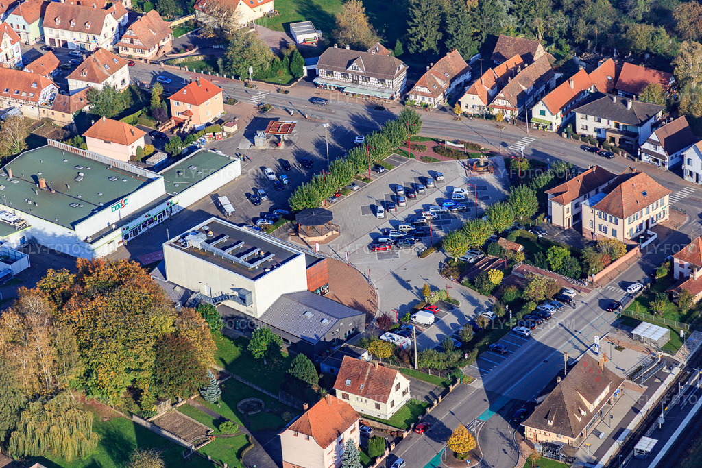 Aerial view: Relais Culturel La Saline and Brasserie de la Gare in Soultz-sous-Forêts in the state Bas-Rhin, France. – Photo: IMG_075580.jpg taken on 11/01/2014 by Werner Riehm/FLY-FOTO.com – Resolution of the original: 5472 x 3648 px – La Saline - Relais Culturel à Soultz-sous-Forêts