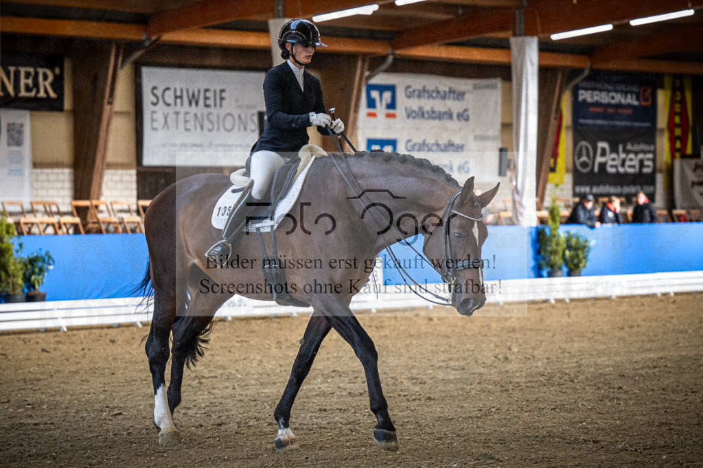 DOS_0354 | Entdecke hochwertige Reitturnierfotos von Foto Oger. Professionell, emotional und authentisch – jetzt Lieblingsmomente im Shop bestellen.Deutschlandweite Turnierfotografie. - Realisiert mit Pictrs.com