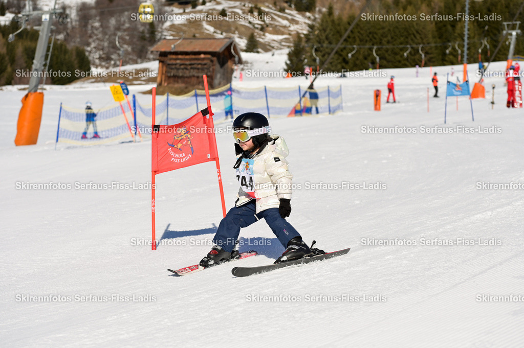 SRF_27.02.2026_123 | Skirennfotos,Serfaus,Fiss,Ladis,Kinderskirennen,Winter,Tirol,Oberland,skirace,SFL,feelfree,weil wir's genießen,ski,Ski,skifahren,Sonnenplateau, - Realisiert mit Pictrs.com
