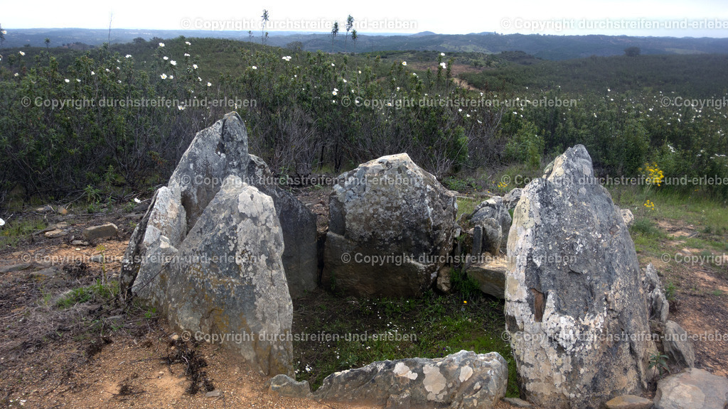 Megalithgrab Anta da Masmorra, Mealha, Algarve | Megalithgrab Anta da Masmorra, Mealha, Algarve - Realisiert mit Pictrs.com