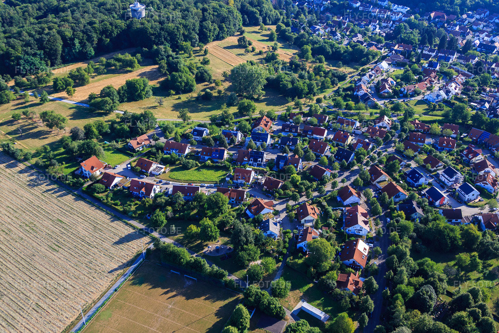 Luftbild: Beim Wasserturm im Ortsteil Hohenwettersbach in Karlsruhe im Bundesland Baden-Württemberg in Deutschland. Foto: IMG_083922.jpg vom 26.07.2015 durch Werner Riehm/FLY-FOTO.de