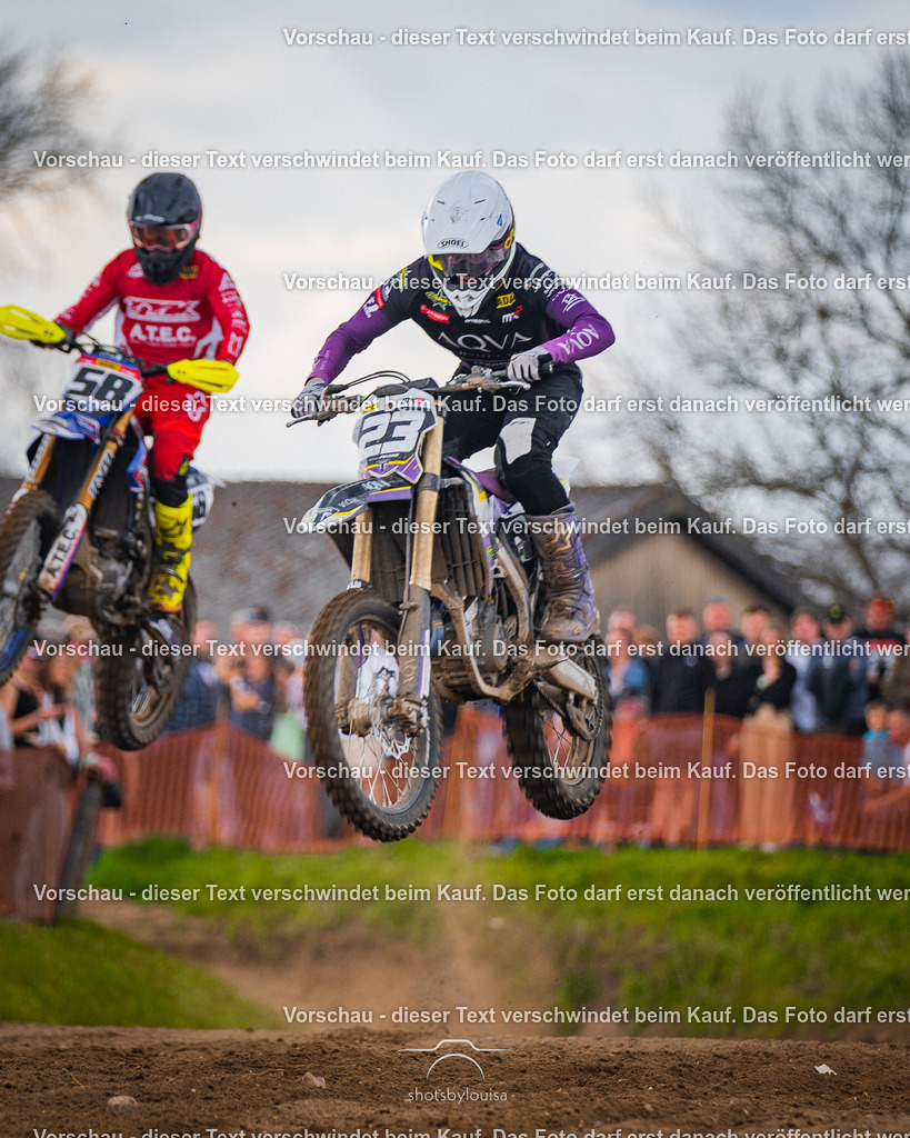 04_13_Bensdorf_MX1-2915 | Sportfotografin aus Berlin-Brandenburg mit Fokus auf Motocross. Ich halte deine sportliche Leistung und echte Emotionen auf und neben der Strecke professionell fest. Entdecke die Fotos von deinem Rennen und bestelle sie direkt hier im Shop.