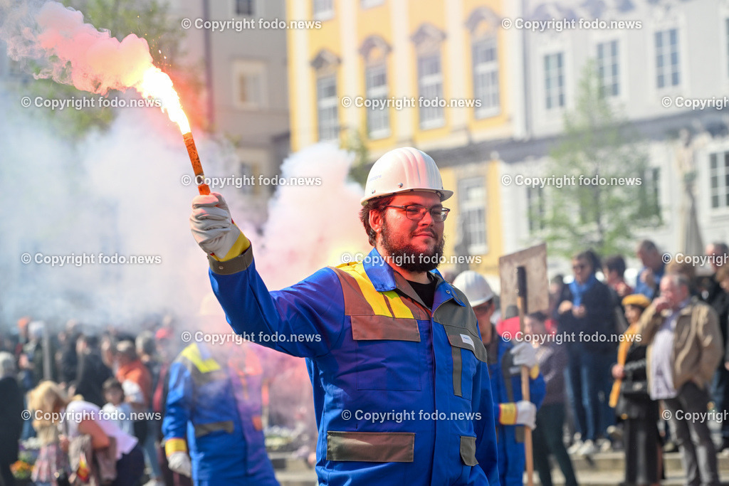 Hauptplatz Linz_ 1. Mai Umzug 2023_ 01.05.2023-41 | 01.05.2023, Hauptplatz Linz, AUT, Hauptplatz Linz, im Bild 1. Mai Umzug 2023 Linz Hauptplatz, SPOE 
