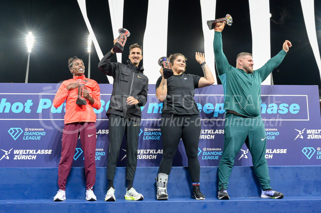 Leichtathletik: Weltklasse Zürich | 08.09.2022, Zürich, Letzigrund, Leichtathletik: Weltklasse Zürich, GETACHEW Werkuha (ETH), EL BAKKALI Soufiane (MAR), EALEY Chase (USA) und KOVACS Joe (USA). - Realisiert mit Pictrs.com